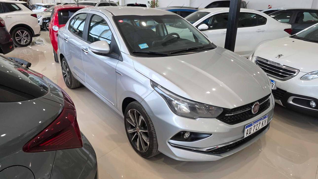 Fiat Cronos 1.8 Precision