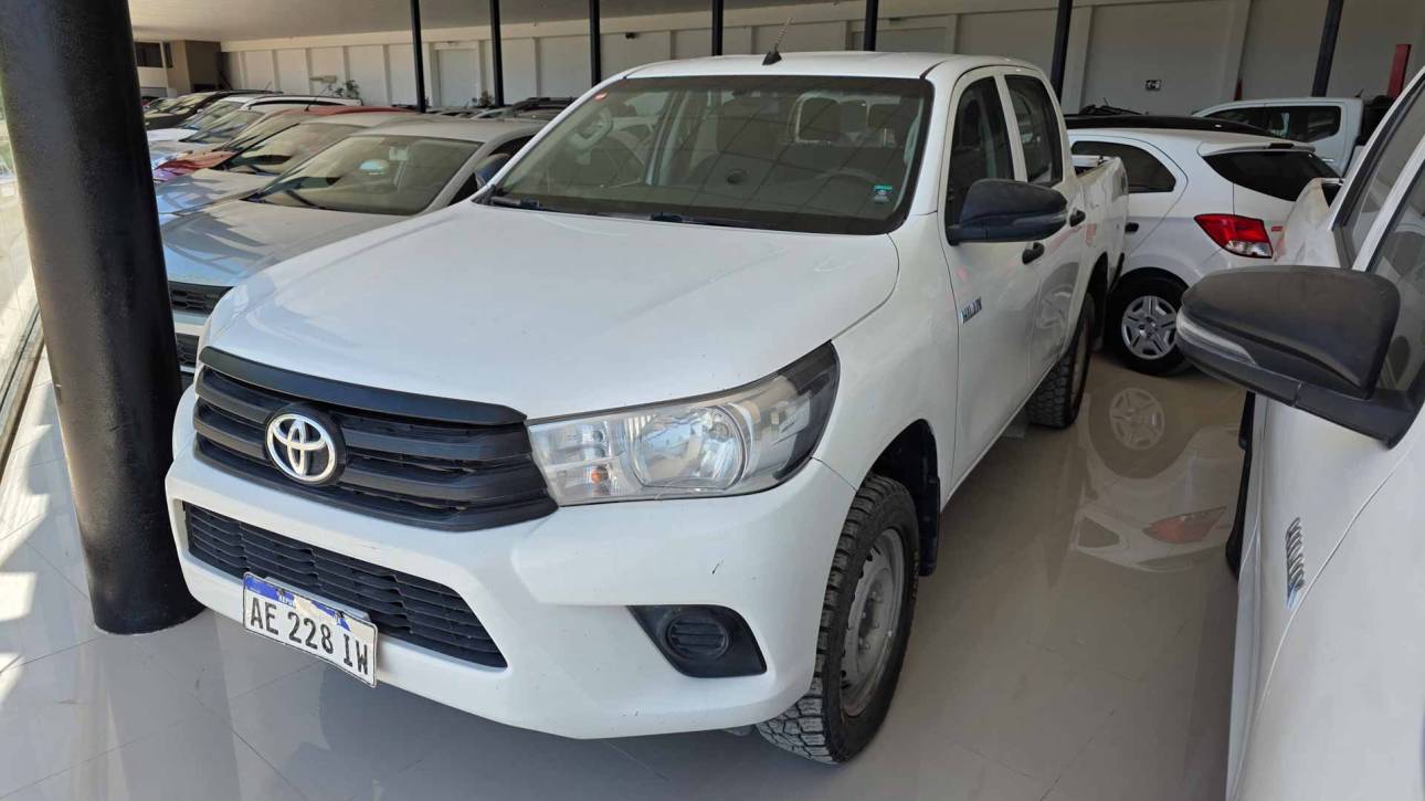 Toyota Hilux DX 2.4 4×4