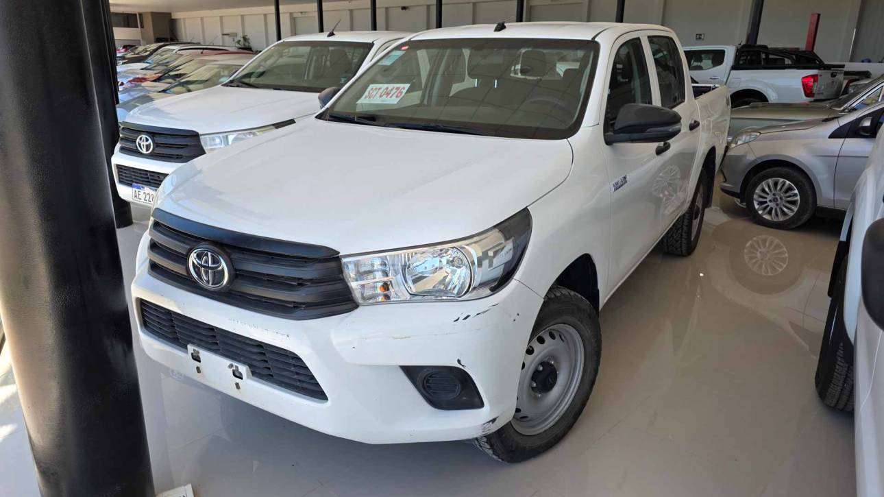 Toyota Hilux DX 2.4 4×4
