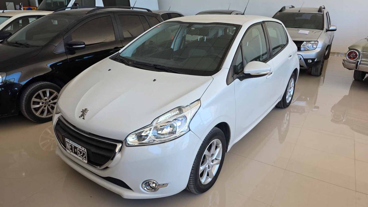 Peugeot 208 1.6 Allure NAV