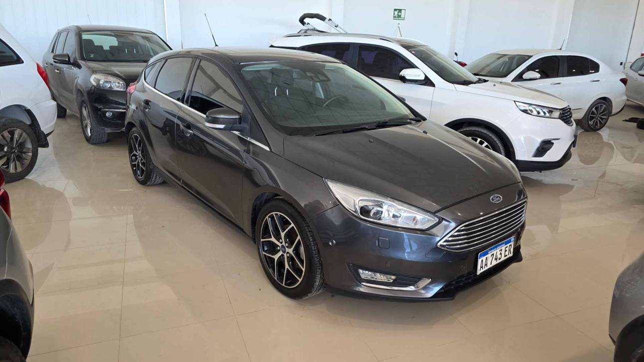 Ford Focus Titanium 2.0 AT