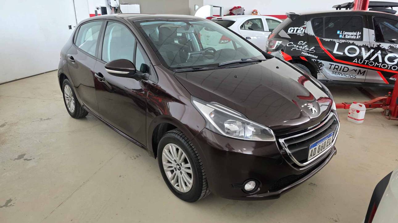 Peugeot 208 1.6 Allure