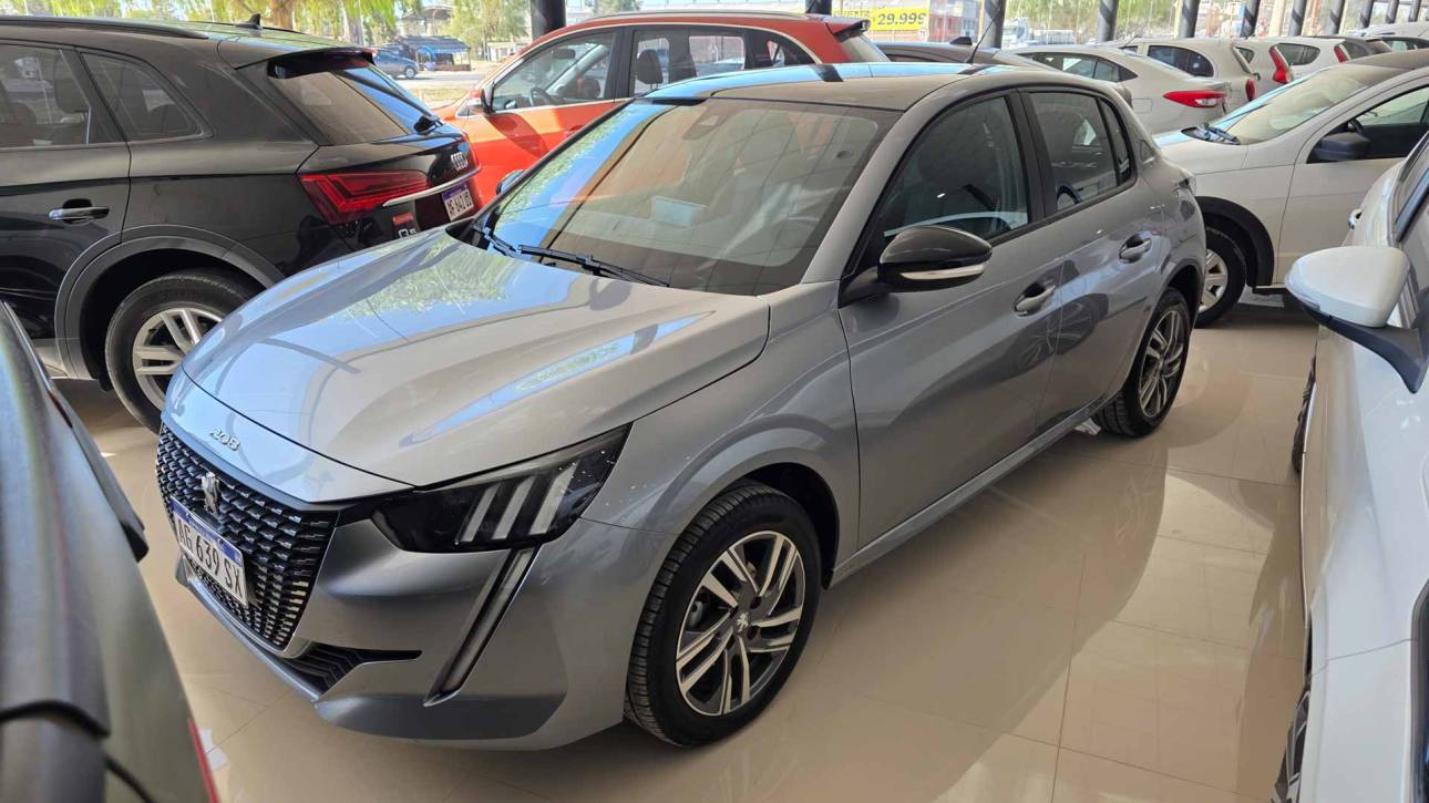 Peugeot 208 Feline AT