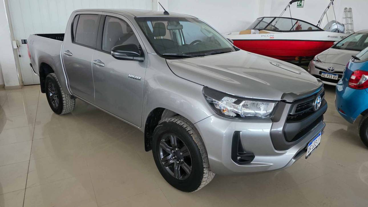 Toyota Hilux SR