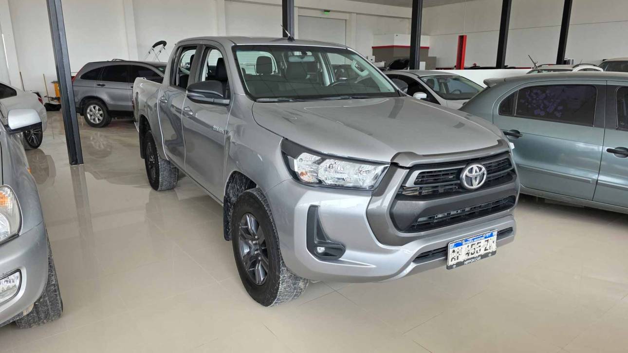 Toyota Hilux 2.4 SR