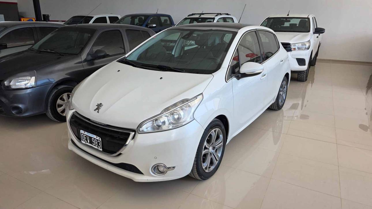 Peugeot 208 1.6 Feline Pack