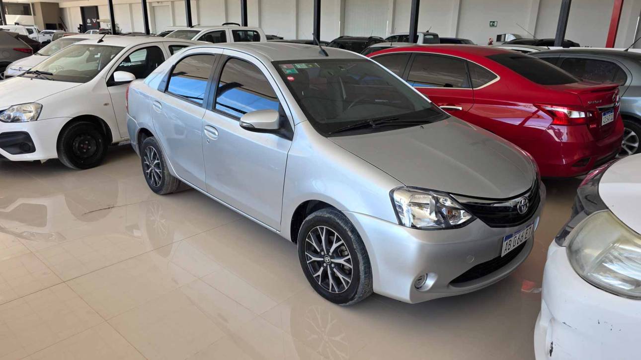 Toyota Etios Platinum 1.5 AT